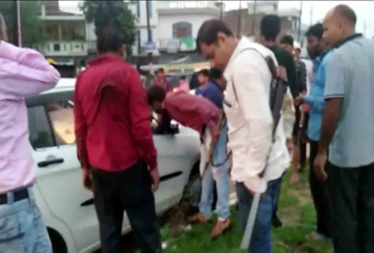 leader's bodyguards beat up young man