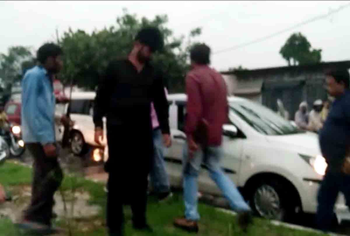 leader's bodyguards beat up young man