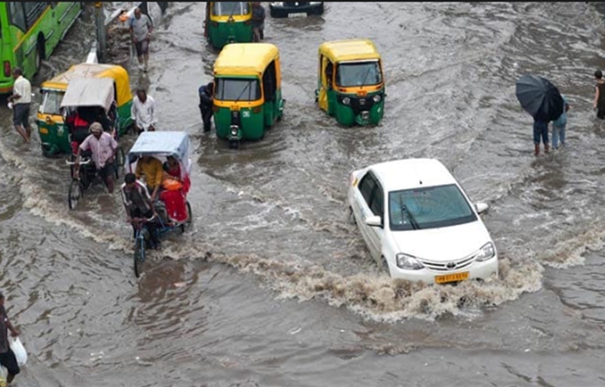 Weather Updates Rivers ebullience from Odisha to Maharashtra flood alert issued warning of heavy rainfall in some states