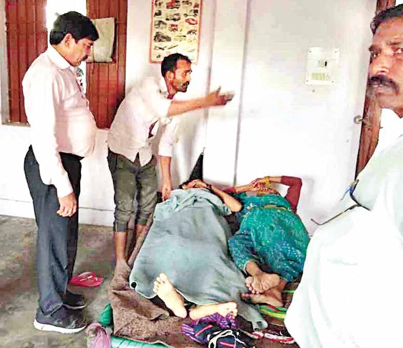 houses demolished,four injured