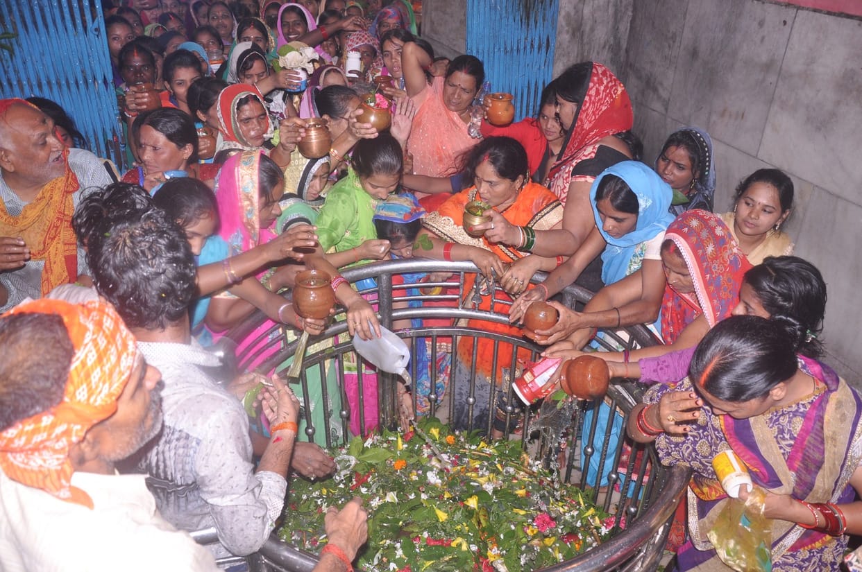 श्रावण मास के तीसरे सोमवार को शिवालयों में उमड़े श्रद्घालु