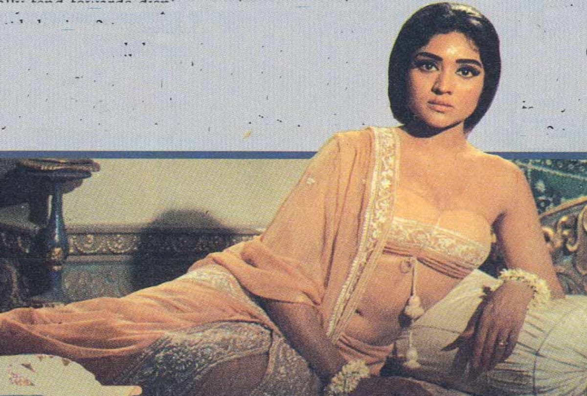 Vyjayanthimala first south actress who did bollywood movies and perform on mera dil ye pukare aaja song