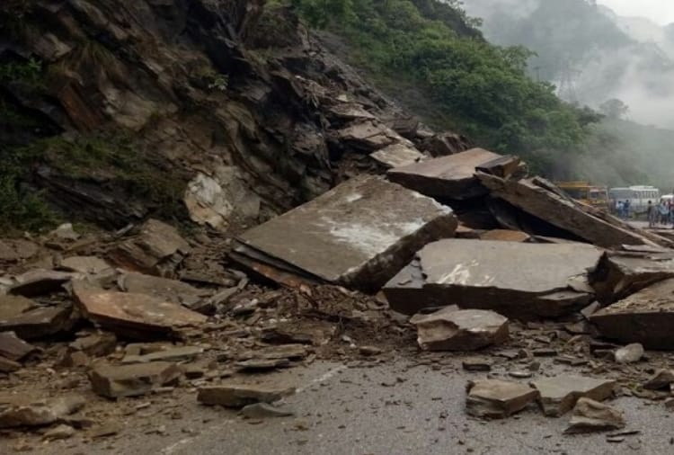 Land sliding in six places in Pathankot, 14 trains canceled