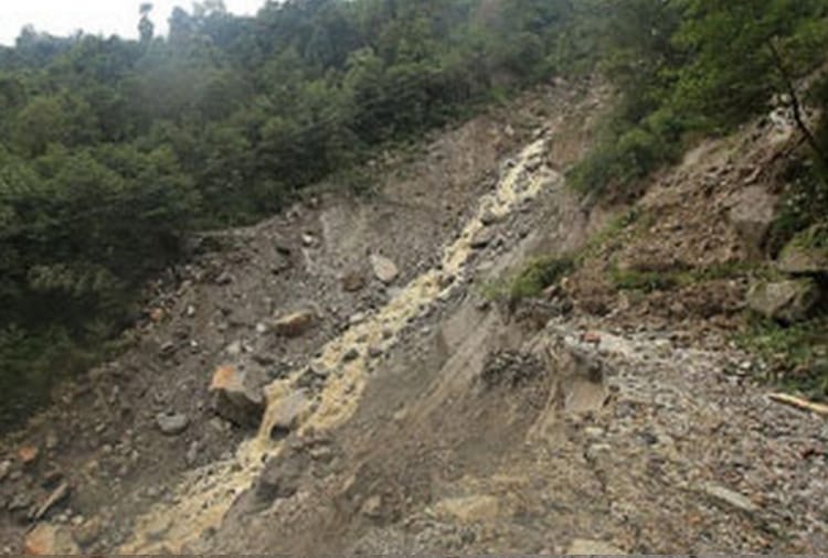 Land sliding in six places in Pathankot, 14 trains canceled