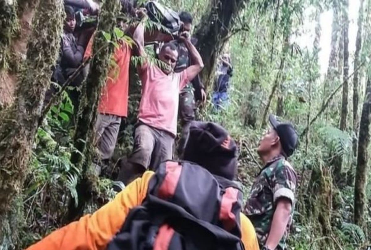 Twelve year old boy found alive in a planes crash