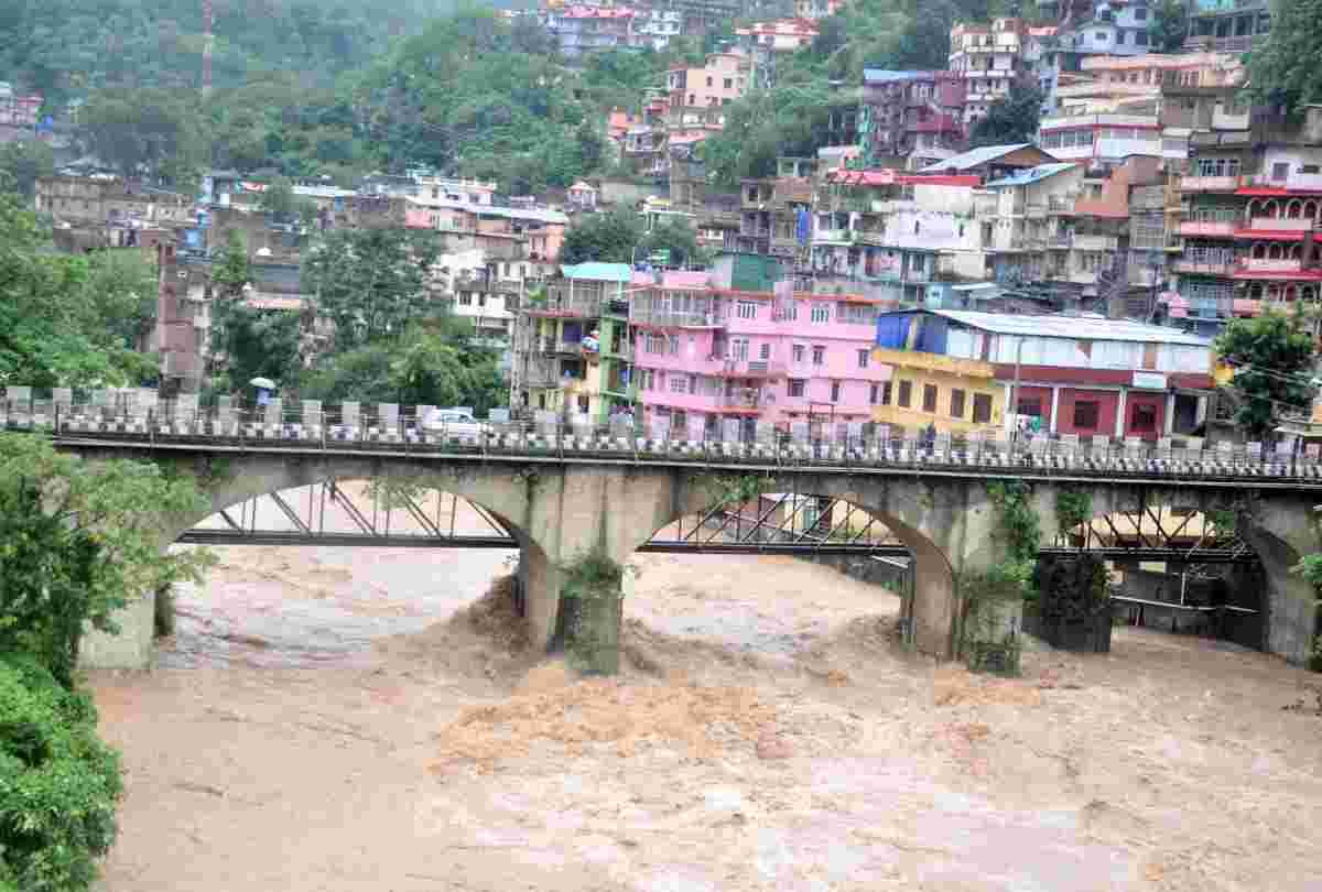 heavy rainfall broke 11 years  record in shimla himachal