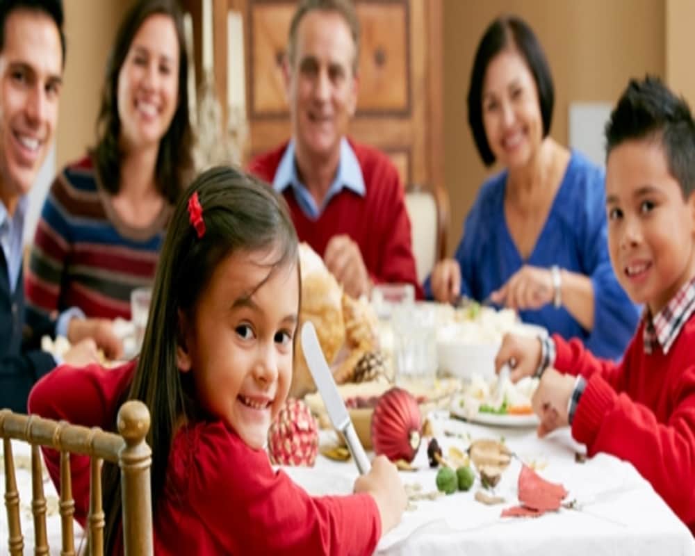 teach table manners to your child in early age