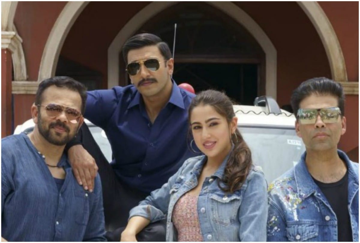 deepika padukone comes with ranveer singh family in shimba screnning