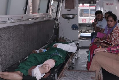 a tree fall into bike rider in Chandigarh, one dies