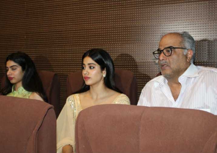 boney kapoor and sridevi get emotional at sridevi birthday event