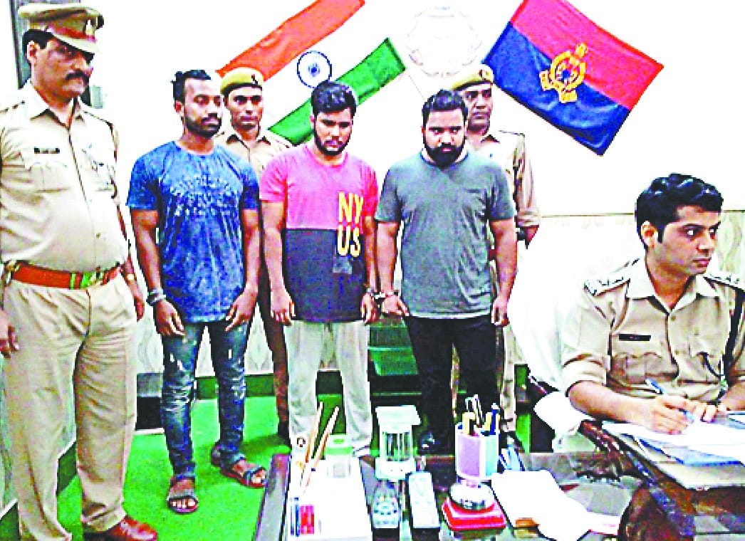 Three thief in the encounter, arrest