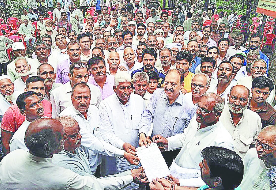 Rode workers' raid on 20 power stations