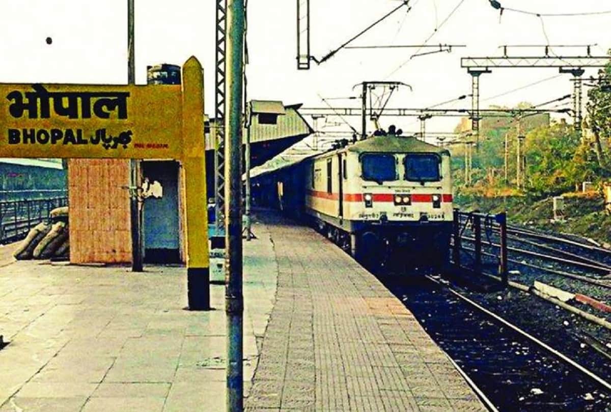 IRCTC: transfer confirmed online rail ticket to other person also