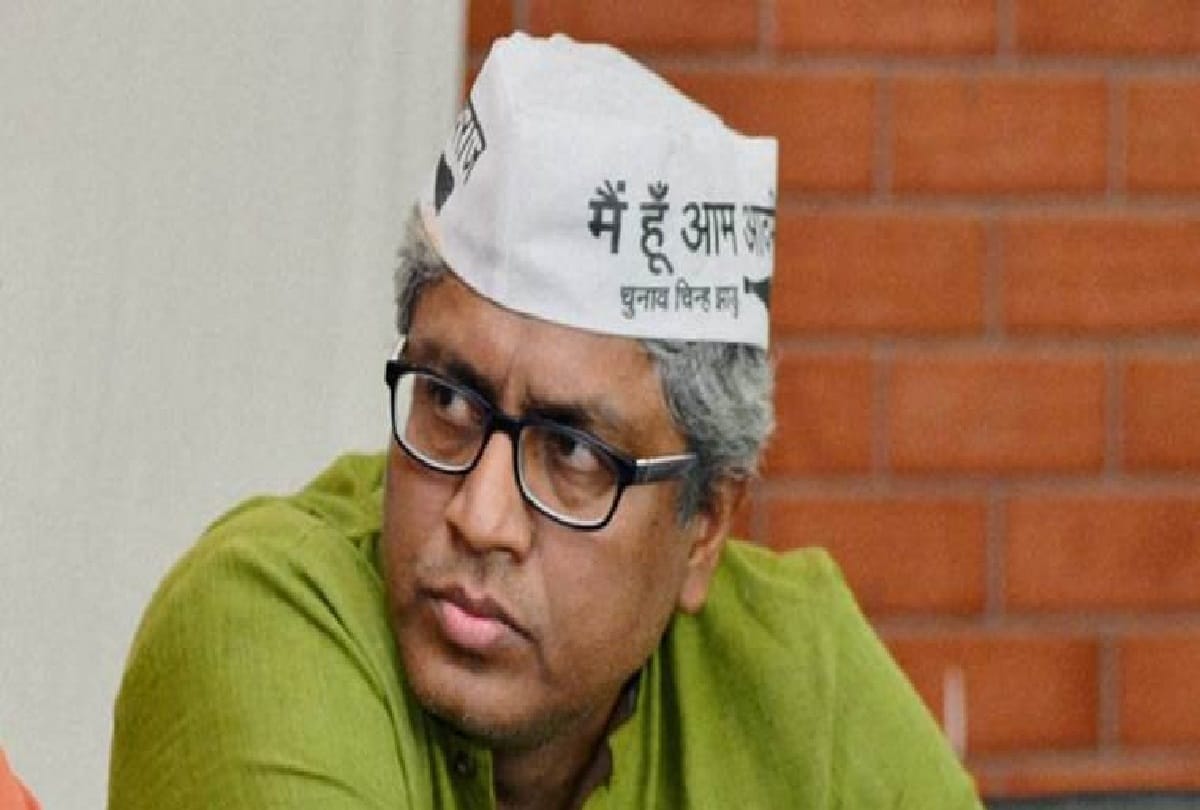 Former journalist Ashutosh left Aam Aadmi Party