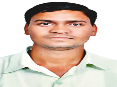 The young man struggling with financial hardship gave birth to poison