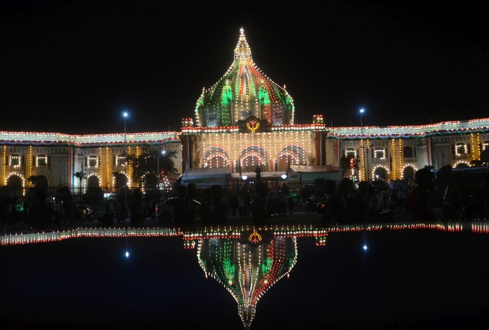 evening before independence day in lucknow.