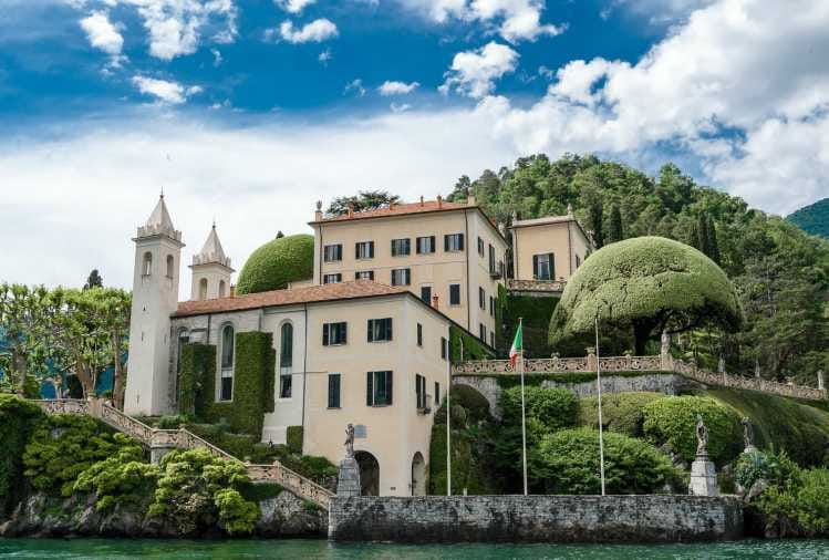 look at the photo of ranveer singh and deepika padukone wedding venue