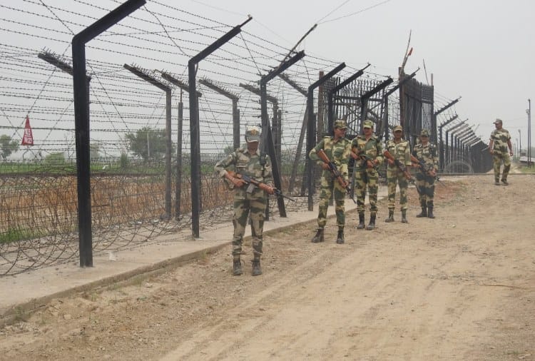 Independence Day, Lady BSF Soldiers Securing India Pakistan Border in Wagah