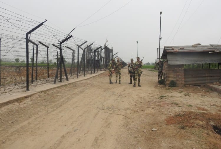 Independence Day, Lady BSF Soldiers Securing India Pakistan Border in Wagah