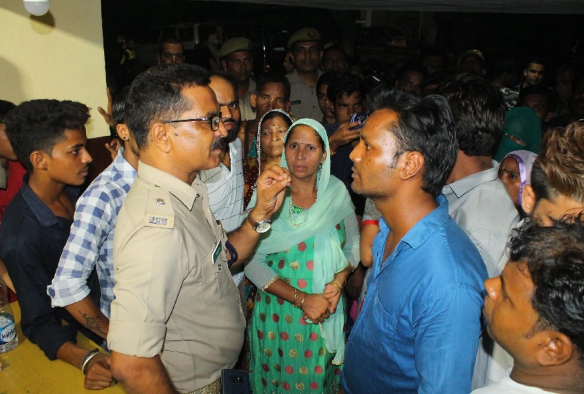 UP Man staring women got beaten in meerut increase communal tension