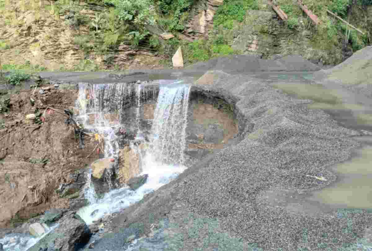 heavy rainfall warning in himachal for three days from today