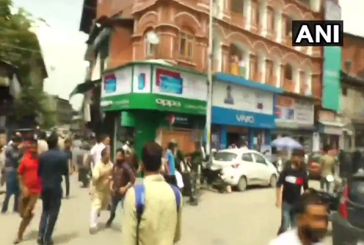 Srinagar tense as residents thrash non local man who attempted to hoist tricolour at Lal Chowk