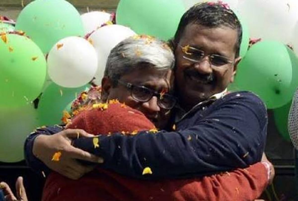 five reasons why aam aadmi party leaders quitting party one by one