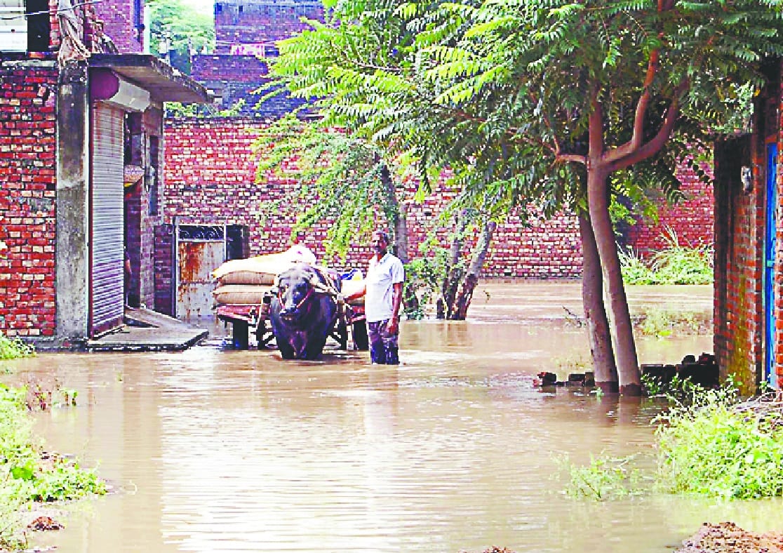 Bombs came in the Dhomola river, water entered into the colony