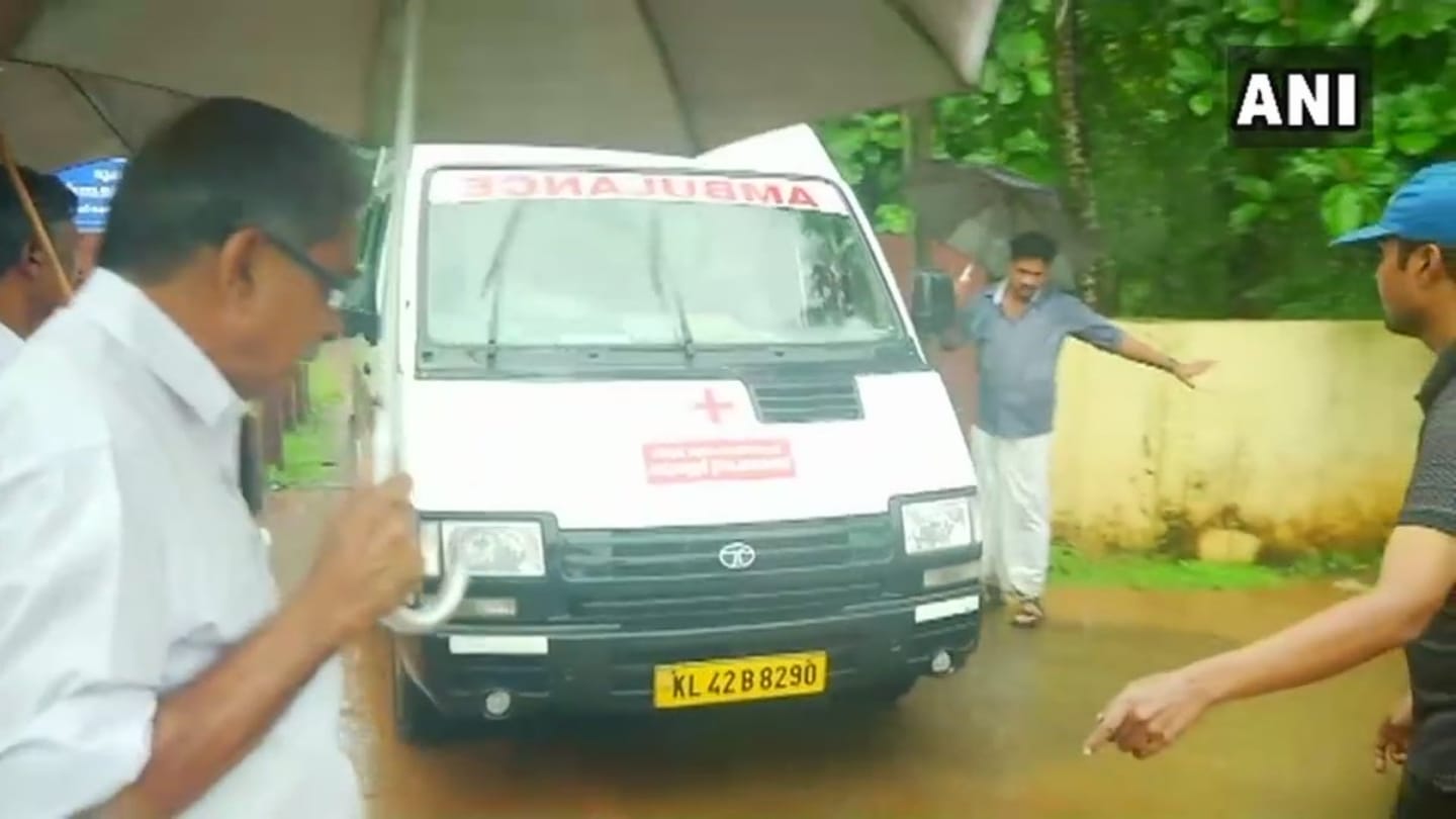 Kerala: know the Situation of state through pictures, IMD issues Red Alert