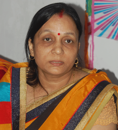 शासन के इशारे पर हो रहा पति का उत्पीड़न