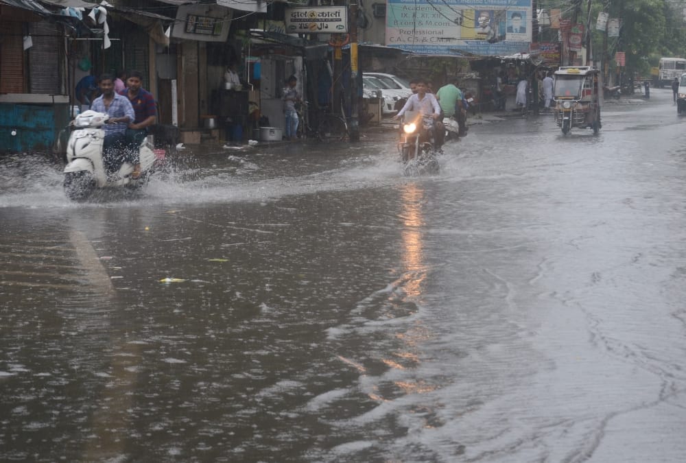 uttarakhand weather update three days heavy rain alert