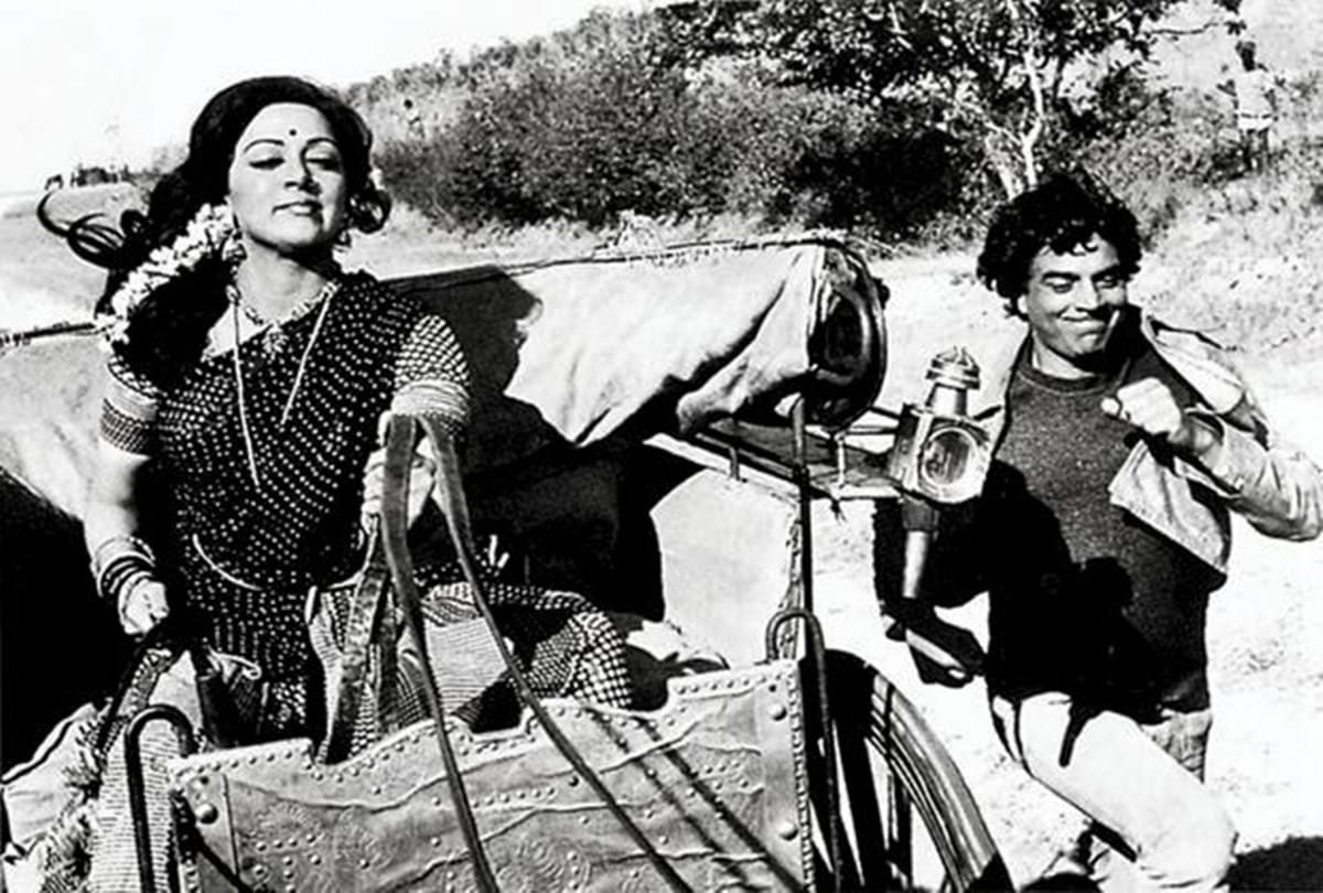 Hema Malini Birthday Special: Why Hema Malini And Sanjeev Kumar Not Seen Together In Sholay?