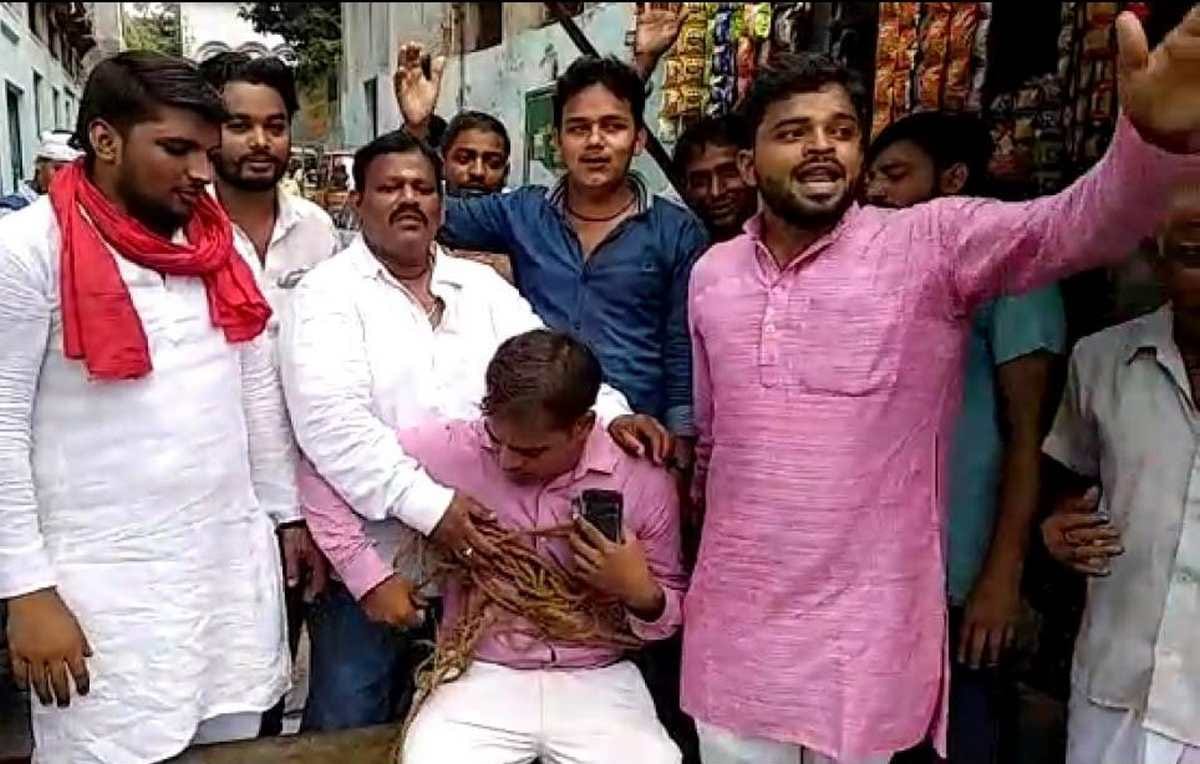 Varanasi people hostage to junior engineer due to sewer problem