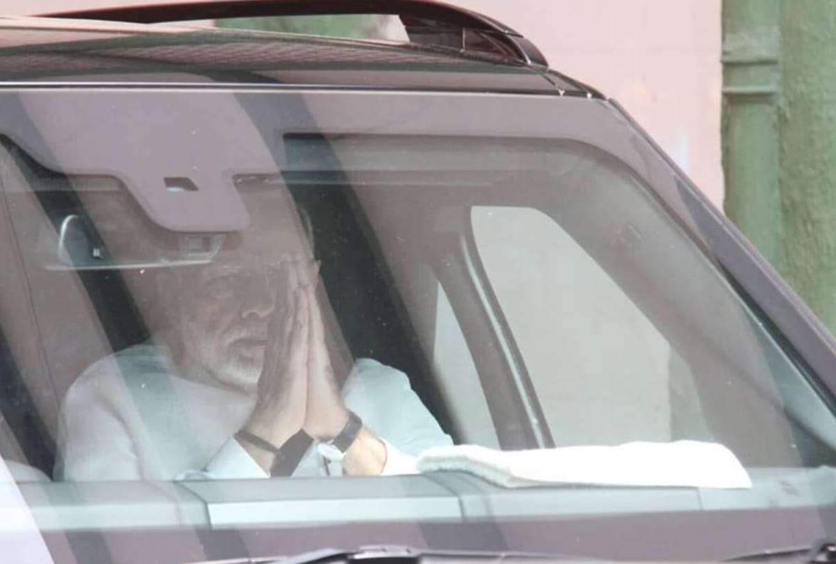 see in photos these politicians visits aiims to see atal bihari vajpayee