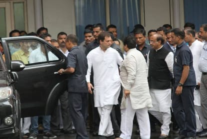 these politicians visits aiims to see atal bihari vajpayee
