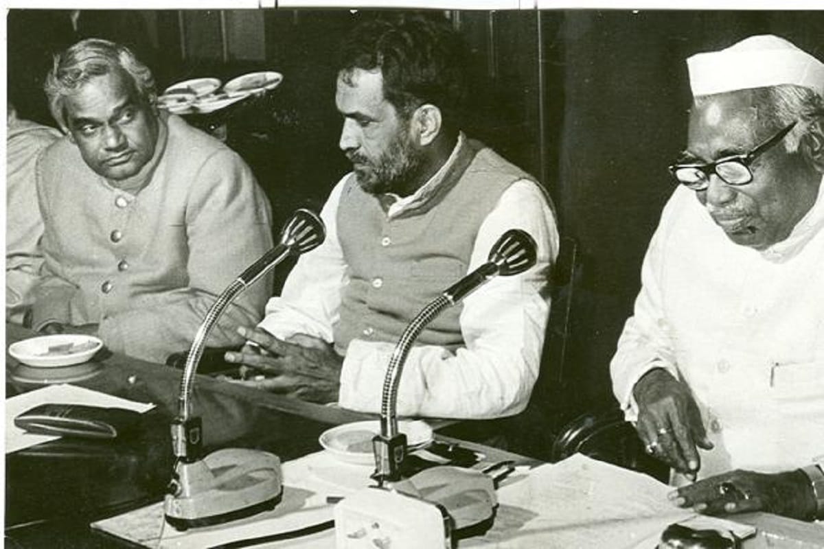 Formar Indian PM Atal Bihari Vajpayee Hates Gift Tradition