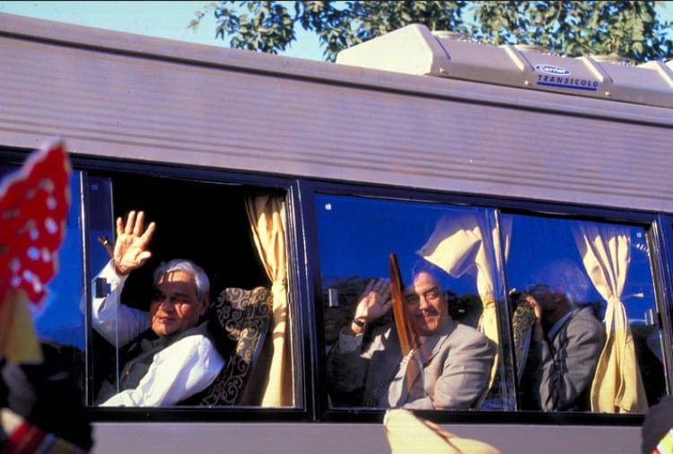 Atal Bihari Vajpayee Visited Pakistan Via Sada-E-Sarhad Bus Via Wagah Border