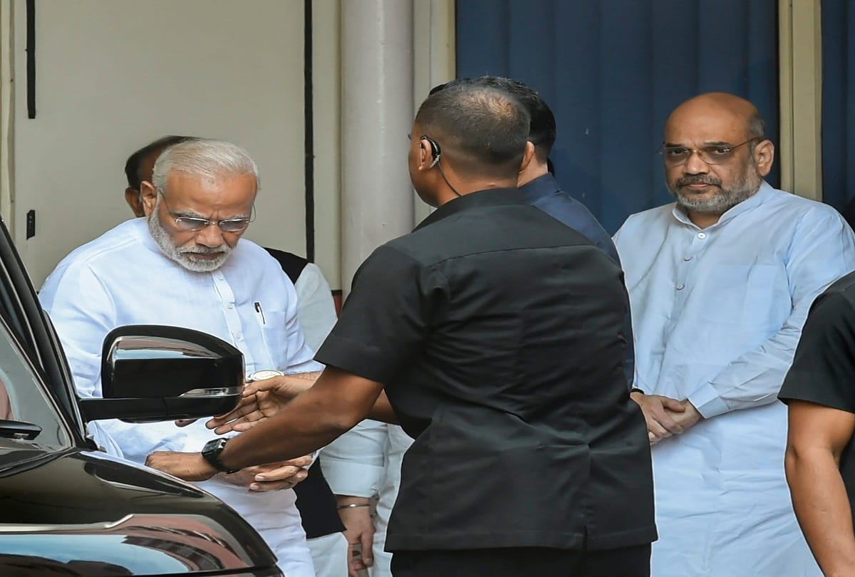Atal Bihari Vajpayee's death: pm modi rahul gandhi said huge lost for country