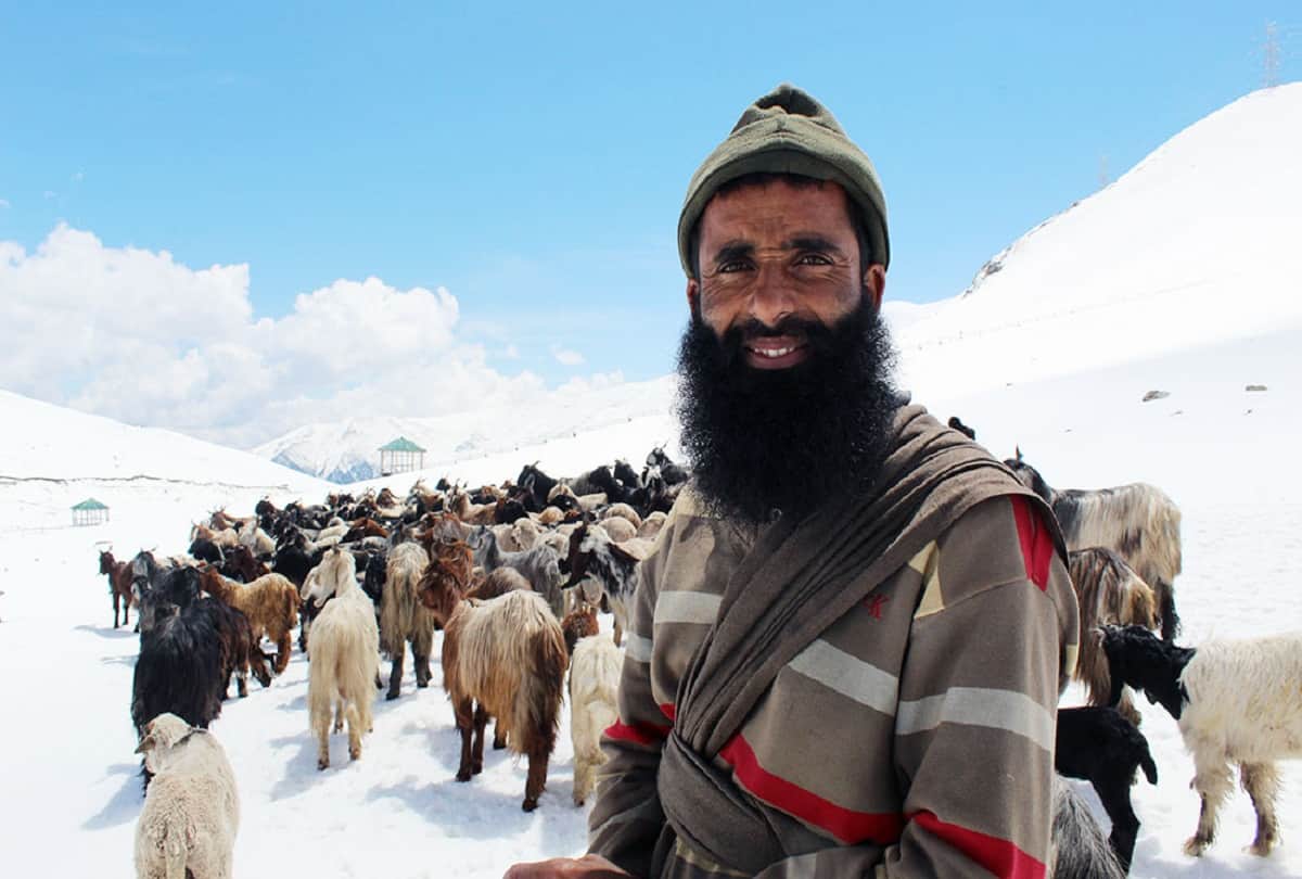 Karim Mohammed will show the lives of Bakarwals