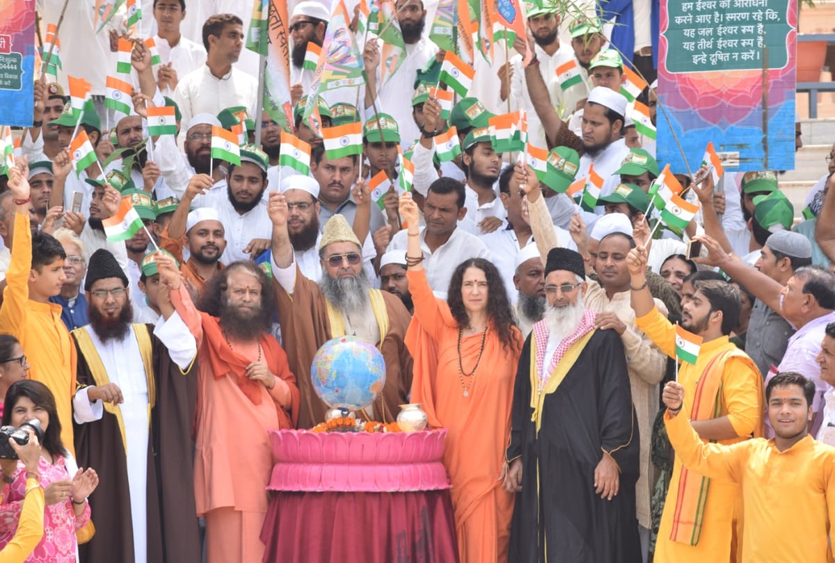Mahants, Maulvis celebrate Independence Day in Parmarth Ashram, Rishikesh