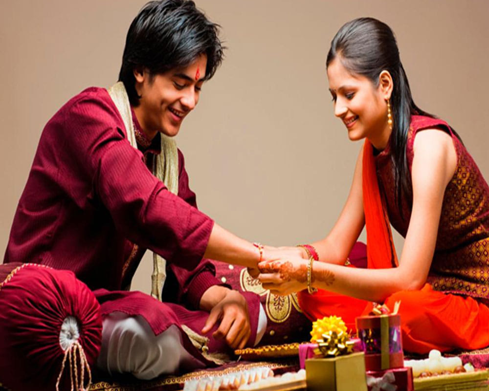 Rakshabandhan 2018, Auspicious Time to Tie Rakhi to Brothers