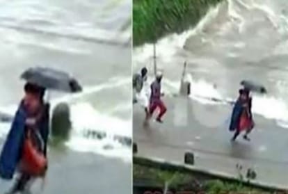 Watch How Kerala Floods Bihar Kanhaiya Kumar Saves Child Running On Bridge Before It Collapsed