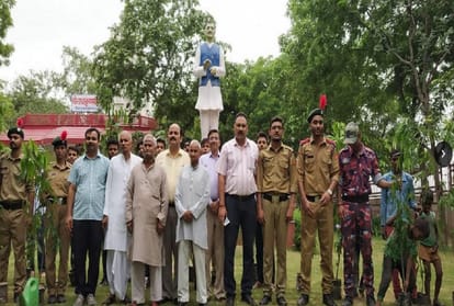 NCC cadets of Hindustan College planted trees