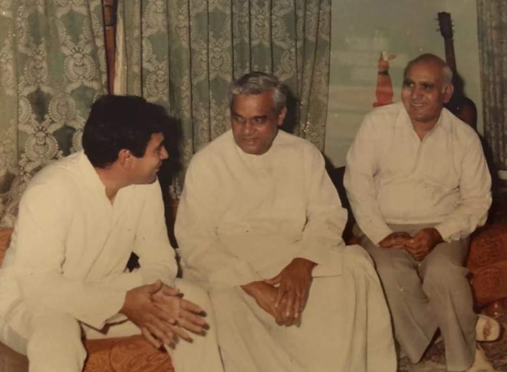 atal bihari vajpayee death vajpayee was travelling in these vehicle