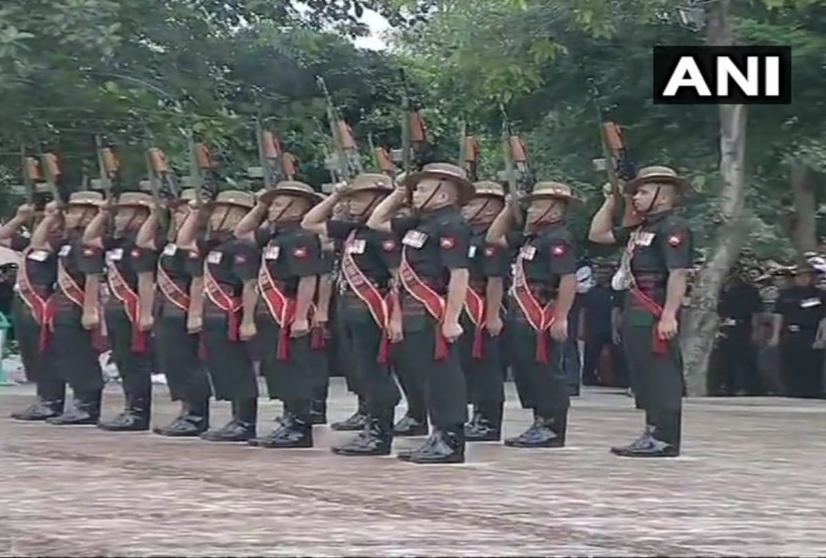 former pm atal bihari vajpayee last rites at smriti sthal daughter namita lit fire to pyre