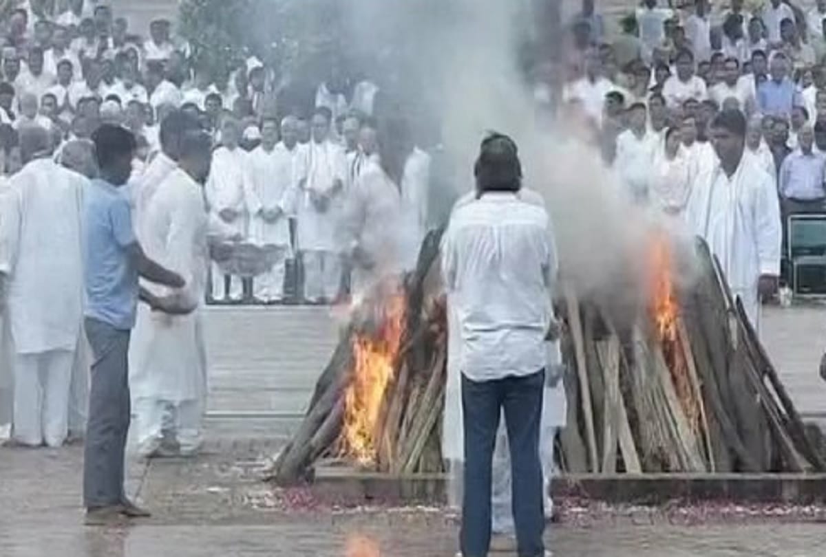 atal bihari vajpayee funeral bone immersion in haridwar