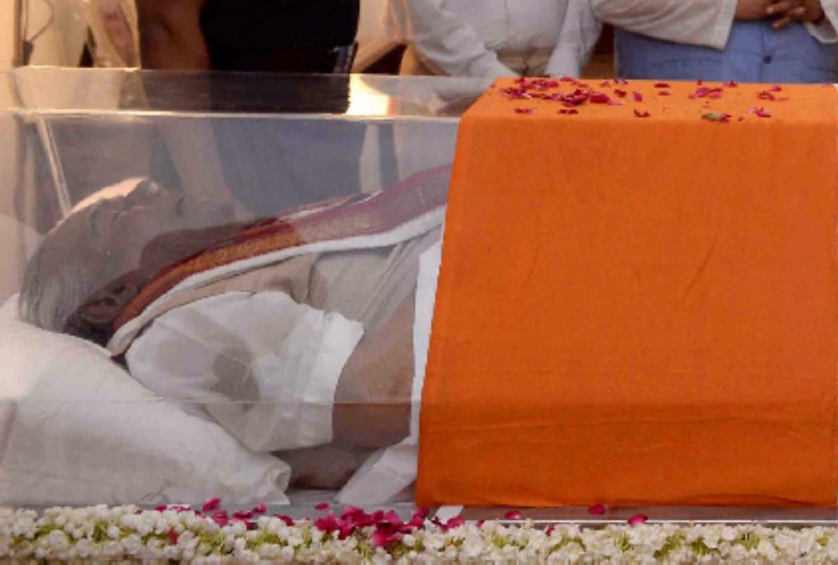 atal bihari vajpayee closest photo after death where his face see clearly and his disease