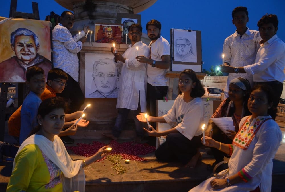 lucknow pays tribute to atal bihari vajpayee.