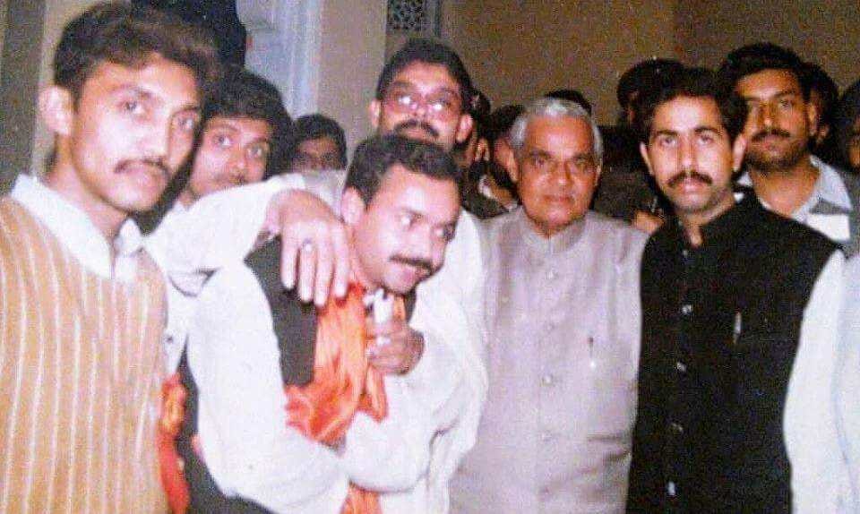 Atal bihari vajpayee eat khichadi without salt in varanasi