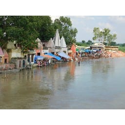 water of the ganges enters in the village